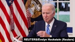 Predsjednik Sjedinjenih Država Joe Biden tokom virtuelnog susreta sa guvernerima američkih država. (Foto: REUTERS/Evelyn Hockstein)