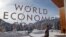 El Foro de Davos reúne anualmente a las personas más adineradas y poderosas del mundo, para debatir temas como la economía, el cambio climático y la guerra, y las posibles soluciones.