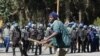 La police disperse à coups de gaz lacrymogène des manifestants au Zimbabwe