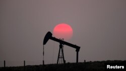 Los precios del petróleo han subido más de un 30 por ciento este año apoyados en los recortes de suministros de liderados por la OPEP.