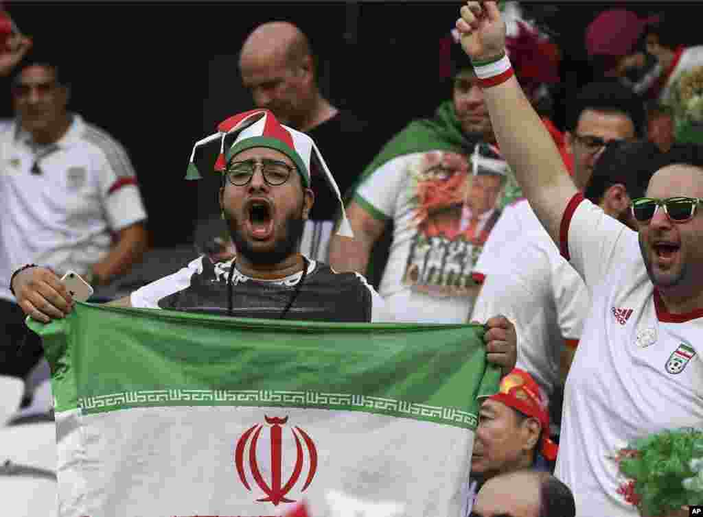 با توجه به نزدیکی امارات، مردم زیادی از ایران برای تماشای بازی های ایران به این کشور سفر کرده بودند.