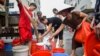 Mỹ và Anh cảnh báo vụ ‘nước sạch nhiễm dầu thải’ ở Hà Nội