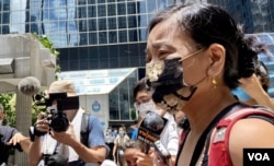 陳寶瑩批評法官判刑太重,質疑是對香港人在《基本法》賦予的和平集會遊行權利的恐嚇。 (美國之音/湯惠芸)