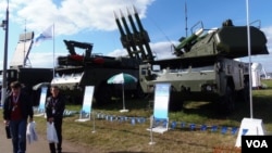 去年8月莫斯科航展上展出的防空導彈。 （美國之音白樺拍攝）