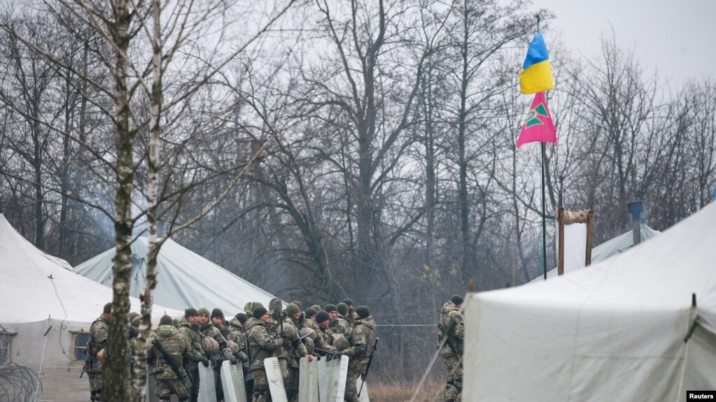 Украинские пограничники проводят учебные занятия (архивное фото) 