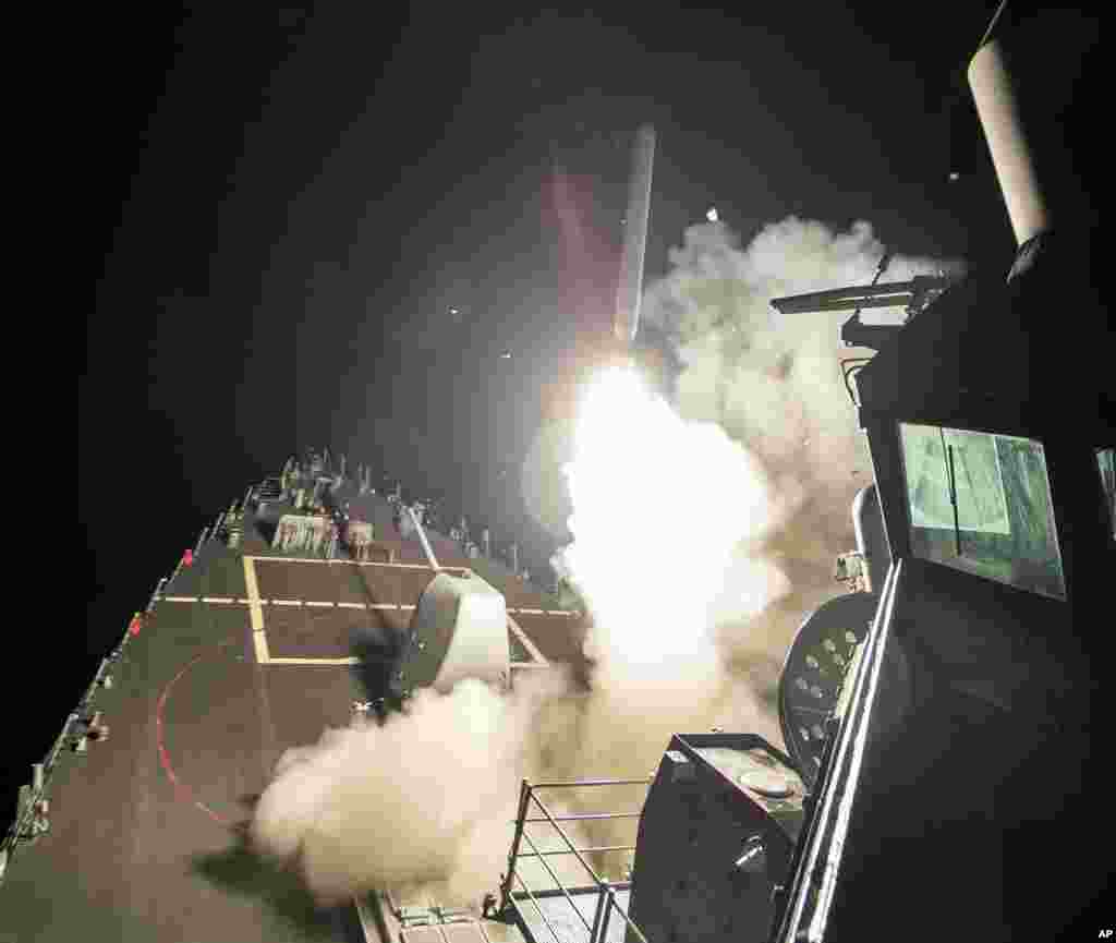 波特号导弹驱逐舰从地中海发射战斧巡航导弹 （7） （美国海军图片）