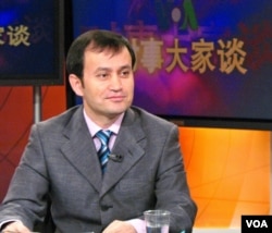 世界维吾尔大会发言人、美国维吾尔协会主席阿里木.斯依托夫2006年接受美国之音采访