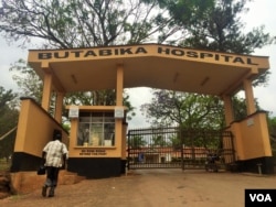 Although seeking mental health care is still highly stigmatized, hundreds enter Butabika daily for outpatient treatment. Inside, the hospital is far over capacity with 842 patients. (L. Paulat/VOA)