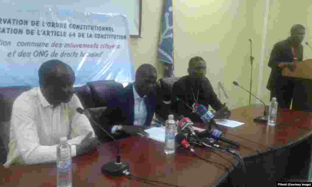 Les mouvements citoyens congolais et 169 organisations de la société civile ont organisé une conférence de presse conjointe pour présenter leur position commune pour une alternance politique pacifique le 19 décembre 2016, à Kinshasa, RDC, 21 octobre 2016.