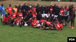 Abadlali abadlalela iqembu le Highlanders Rugby Football Club kudala sebelivuselela iqembu leli.