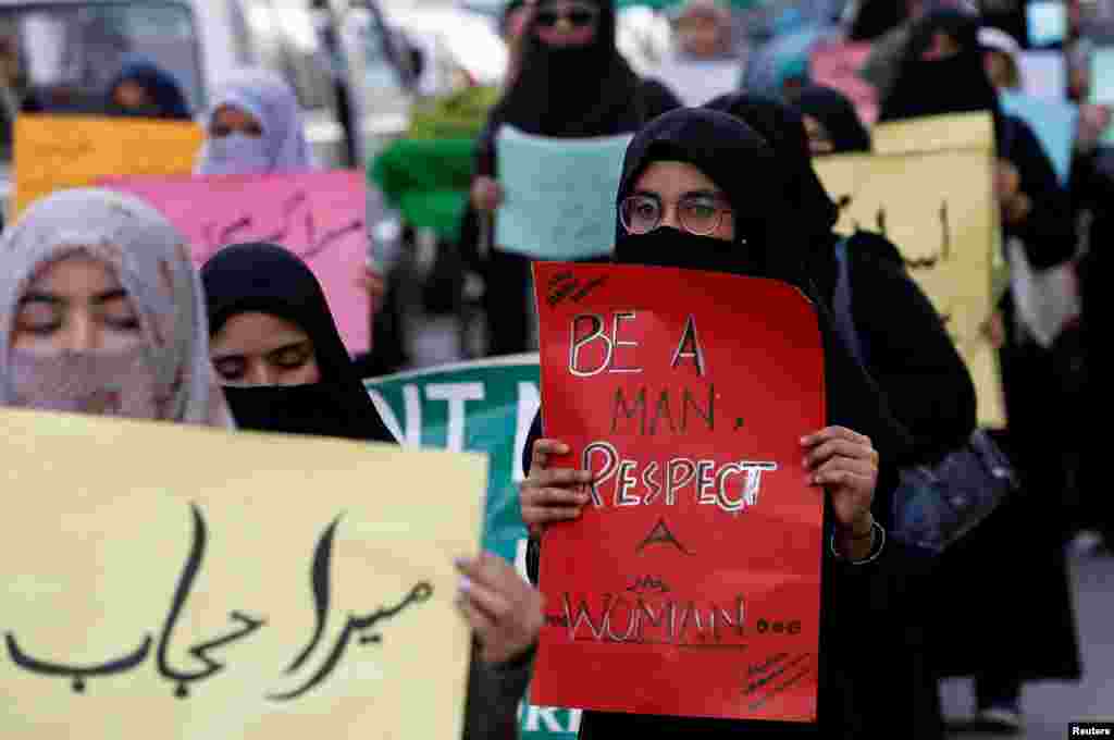 ریلی میں شریک خواتین کا کہنا تھا کہ اسلام نے خواتین کو حقوق دیے ہیں۔ ریلیوں میں معاشرے کی ترقی میں خواتین کے کردار اور اہمیت کو اُجاگر کیا گیا۔