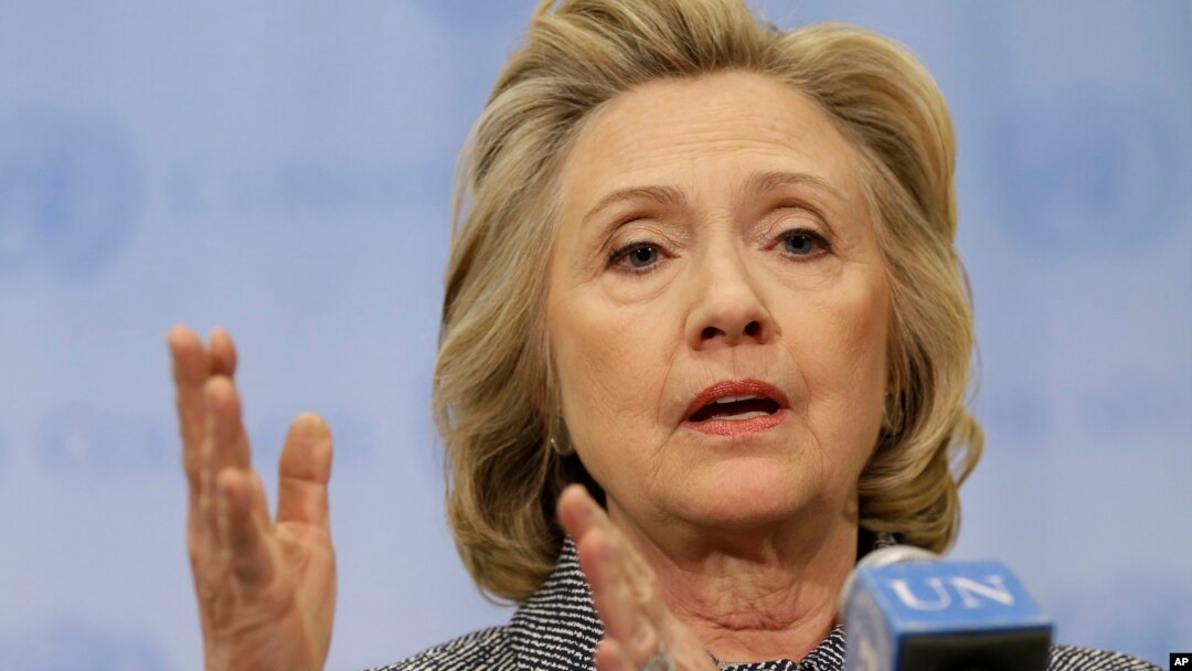 Mantan Menteri Luar Negeri AS, Hillary Clinton memberikan komentar soal alasannya memakai email pribadi saat menjabat Menlu AS, hari Selasa (10/3). 