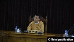  ရန်ကုန်တိုင်းဝန်ကြီးချုပ် ဖြိုးမင်းသိန်း - ရန်ကုန်တိုင်း အစိုးရရုံး ( အောက်တိုဘာလ ၂၉၊ ၂၀၁၈)