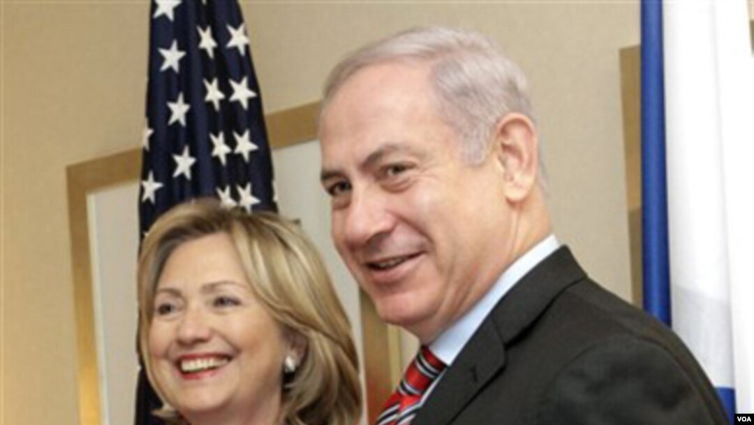 Menlu AS Hillary Rodham Clinton dan PM Israel Benjamin Netanyahu dalam pertemuan di New York hari ini.