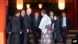 Rais wa Marekani Joe Biden alipowasili kukutana na viongozi wengine wa G7 huko Hiroshima, magharibi mwa Japan, Ijumaa.AP