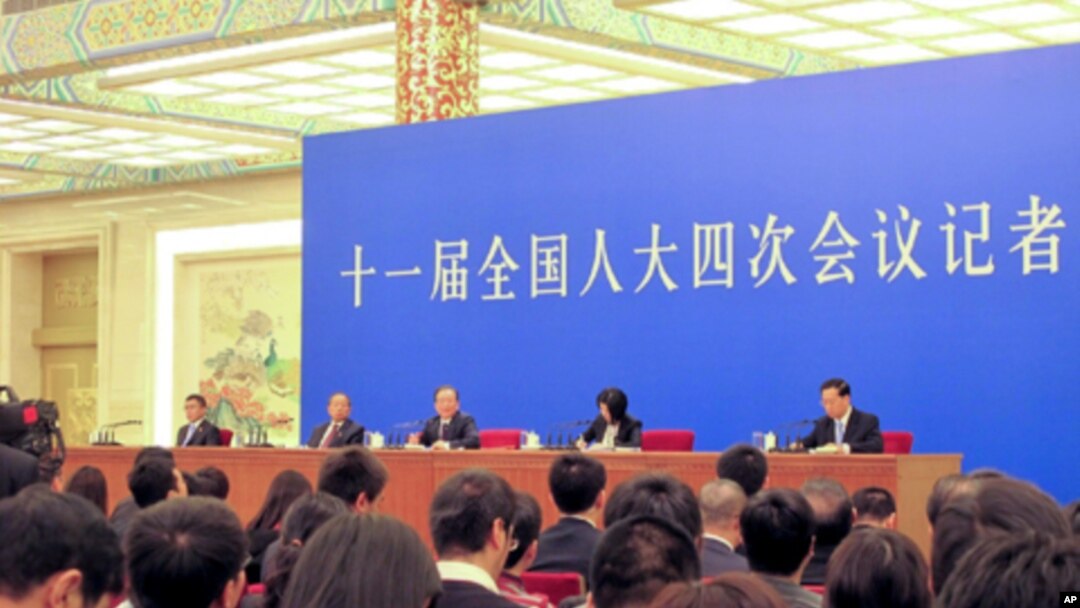 溫家寶在人大會議閉幕後舉行記者會