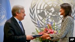 Balozi Nikki Haley na katibu mkuu wa UN, Antonio Guterres.