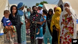 Para perempuan hamil kesulitan untuk mendapatkan perawatan kesehatan pasca banjir dahsyat di Pakistan, yang menggenangi sepertiga negara dan mengakibatkan jutaan orang kehilangan rumah mereka (foto: dok). 