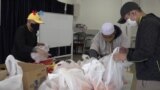 Organisasi Muslim Indonesia dan Warga Muslim Bagi Sembako untuk Komunitas di Silver Spring, Maryland