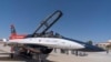 Министр ВВС США Фрэнк Кендалл сидит в передней кабине самолета X-62A VISTA на авиабазе Эдвардс, Калифорния, 2 мая 2024 года