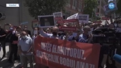 Gazetecilerden Polis Şiddetine Protesto