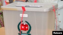 ফাইল ছবিতে বাংলাদেশের নির্বাচনে ব্যবহৃত ব্যালট বক্স দেখা যাচ্ছে।