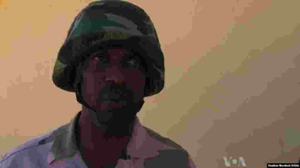 Col. Muhammed Dole a Maiduguri, Nigeria, Disamba 2013. (Heather Murdock for VOA)