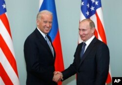 Зустріч тогочасного віце-президента США Джо Байдена та тогочасного прем'єр-міністра Росії Володимира Путіна, Москва, 10 березня 2011. REUTERS