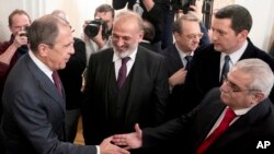 Ministan harkokin wajen Rasha Sergie Lavrov ya na gaisawa da bangaren 'yan adawan Syria