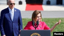 美國國會眾議院議長佩洛西2022年8月9日上午到白宮參加拜登總統簽署芯片法案的儀式，並發言致辭。