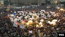 Təhrir meydanında gecə düşürkən, 27 noyabr 2012