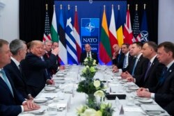 Prezident Donald Tramp NATO anjumani qatnashchilari bilan, 2019-yil, 4-dekabr, Vatford, Britaniya