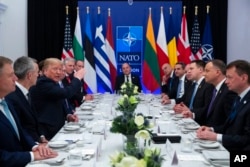 Prezident Donald Tramp NATO anjumani qatnashchilari bilan, 2019-yil, 4-dekabr, Vatford, Britaniya