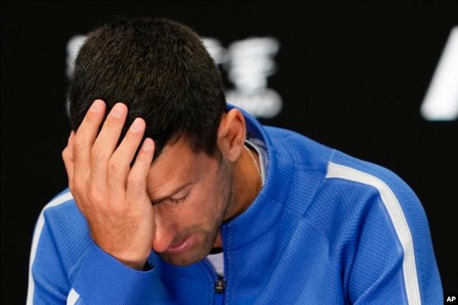 Djokovic maçın ardından düzenlenen basın toplantısında gözyaşlarını tutamadı.