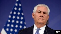 렉스 틸러슨 미국 국무장관이 6일 나토 외교장관회의 참석 차 방문한 벨기에 브루셀에서 기자회견을 하고 있다.