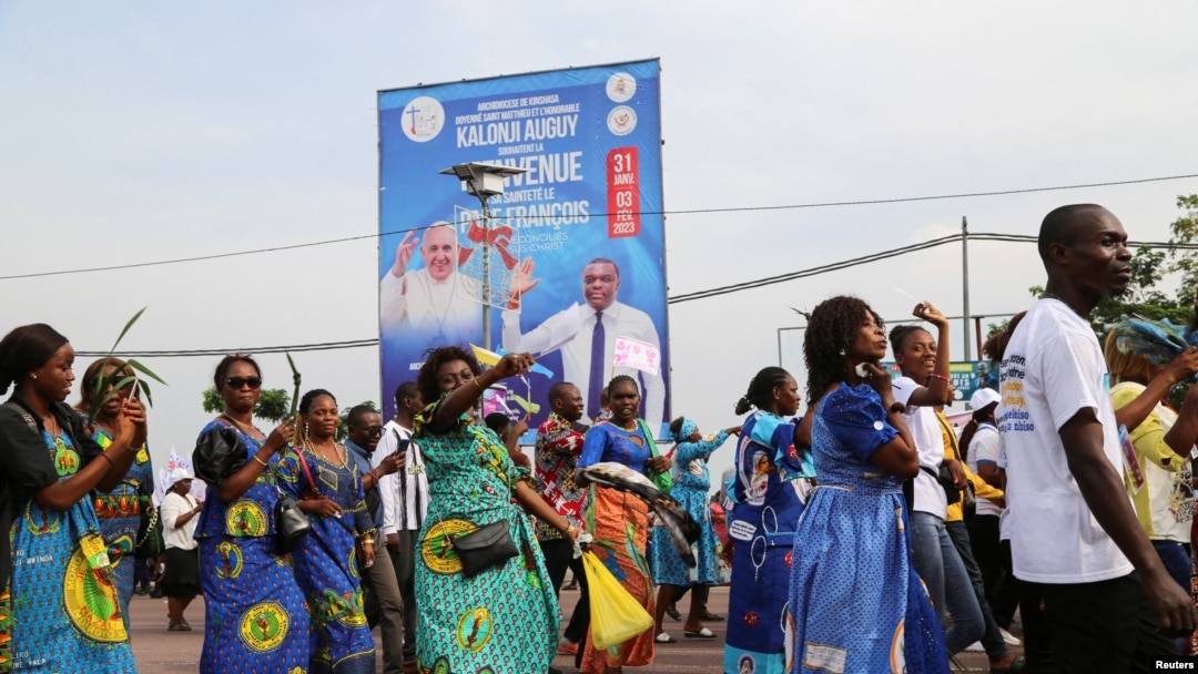 Imihanda mu mujyi wa Kinshasa yari yuzuye abaturage baje kwakira Papa