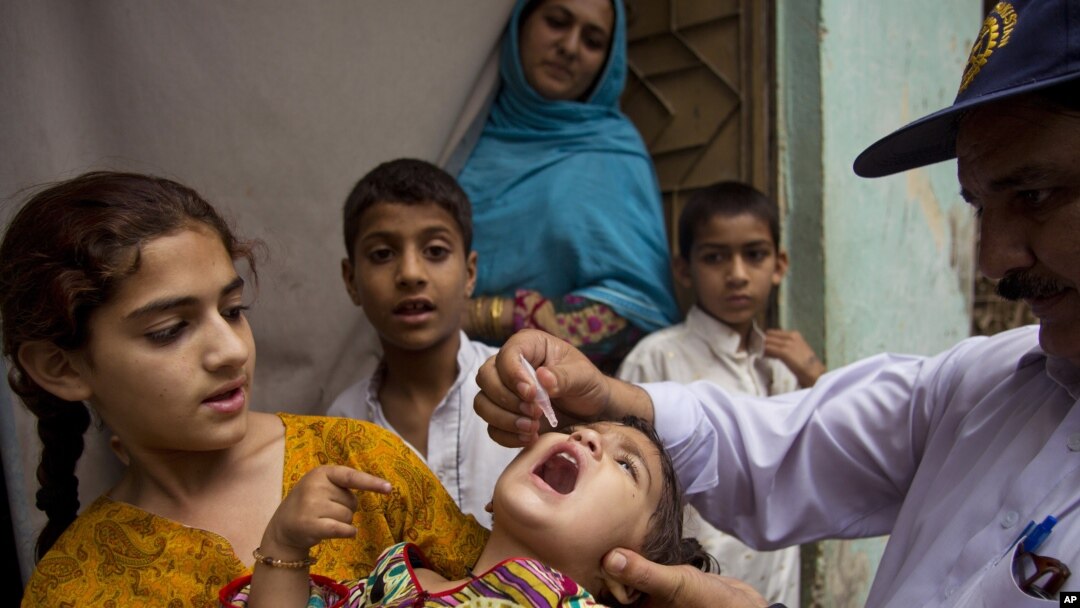 نوجوانوں کا کہنا ہے کہ وہ مہم کے ذریعے عوام کو خواتین کے خلاف ہونے والے تشدد سے متعلق آگاہی فراہم کرنا چاہتے ہیں