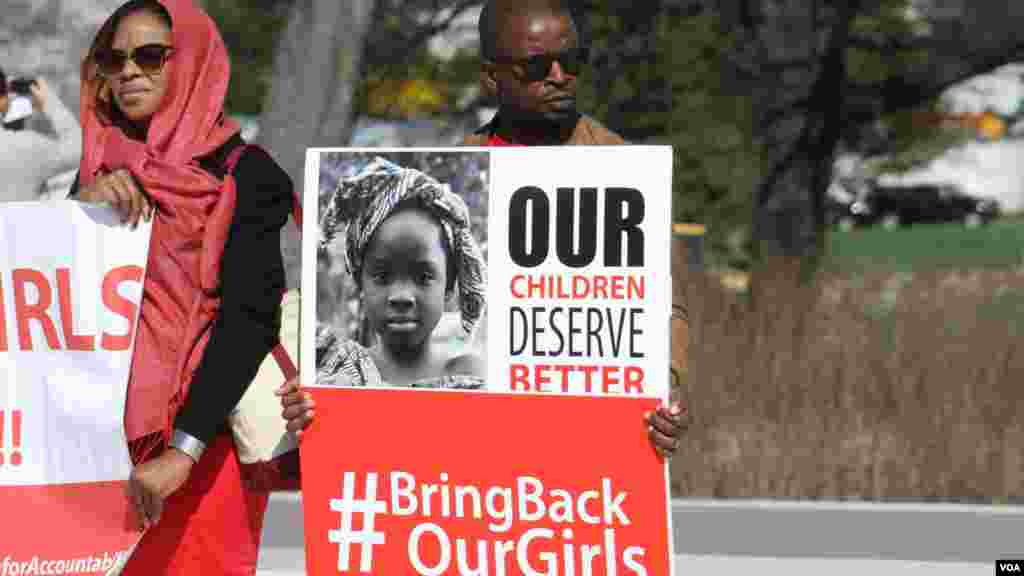 Une manifestation tenue dimanche 12 avril 2015 à Washington, Etats-Unis, pour réclamer la libération de 276 lycéennes enlevées un an plus tôt à Chibok au Nigéria