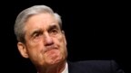 Công tố viên đặc biệt Robert Mueller đang điều tra sự thông đồng khả dĩ giữa ban vận động tranh cử của ông Trump và Nga, nước đã tiến hành một chiến dịch nhằm cố gắng nghiêng phần thắng về phía ông Trump trước đối thủ Hillary Clinton trong cuộc bầu cử tổng thống năm 2016.