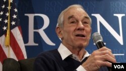 El congresista Ron Paul figura en segundo lugar en los sondeos.