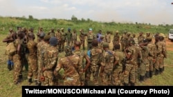 Basoda ya FARDC bazali kolanda mateya ya bayi contingent ya Brésil na Monusco, na Beni, Nord-Kivu, 3 février 2020. (Twitter/MONUSCO/Michael Ali)