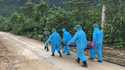 Đội cứu hộ làm việc ở tỉnh Thừa Thiên Huế, ngày 23/10/2020