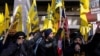 Sejumlah demonstran Sikh menggelar aksi protes di luar gedung Konsulat India di Toronto, Kanada, pada 18 Oktober 2024. (Foto: Reuters/Carlos Osorio)