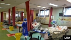 مبتلایان به ویروس کرونا در بیمارستانی در ایران