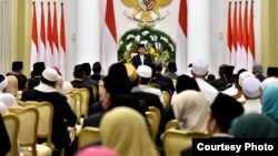 Presiden Joko Widodo memberikan sambutan pada peringatan Maulid Nabi Muhammad SAW di Istana Bogor, Kamis 30/11. (Foto: Biro Pers Istana).