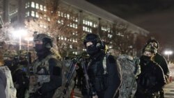 [한국은 지금] “느닷없는 한밤 계엄령 120분…시민들이 막았다”