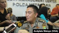 Kepala Bidang Humas Kepolisian Daerah Metro Jaya Komisaris Besar M Iqbal di Polda Metro Jaya, Sabtu, 16 Januari 2016. (VOA/Andylala)