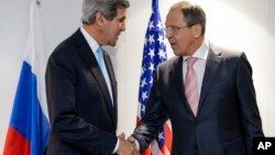 El secretario de Estado, John Kerry, acusó a Moscú de no haber cumplido el acuerdo de cese el fuego acordado en Minsk en septiembre para poner fin al conflicto en Ucrania.