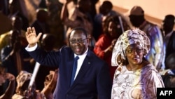 Le président sortant Macky Sall et son épouse Marieme Faye Sall à la cérémonie de son investiture comme candidat à la présidentielle, à Dakar, le 1er décembre 2018.