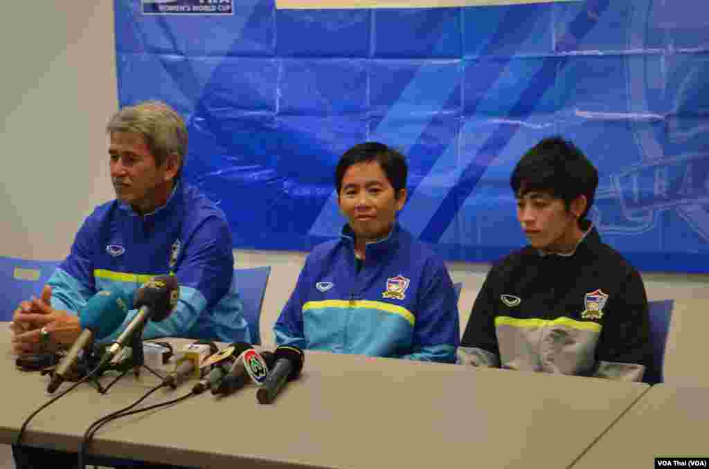 Thai Women World Cup Press Conference 12